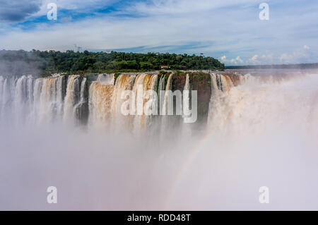 Garganta del Diablo (Gola del Diavolo), Iguazu Falls, vista verso il lato del Brasile Foto Stock