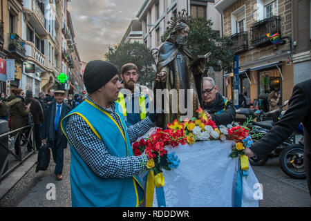 Madrid, Spagna. 17 Jan 2019. il santo della tradizione animali, ¨San Antonio scultura¨ Credito: Alberto Ramírez Sibaja/Alamy Live News Foto Stock