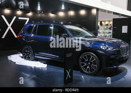 Bruxelles, Belgio. 18 gennaio, 2019. Una BMW X7 auto è visto durante la sua premiere europeo al 97th Bruxelles Motor Show di Expo di Bruxelles a Bruxelles, Belgio, Gennaio 18, 2019. La 97th Bruxelles Motor Show sarà aperta al pubblico dal 19 gennaio a gen. Credito: Zheng Huansong/Xinhua/Alamy Live News Foto Stock