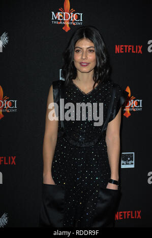 Londra, Regno Unito. 18 gennaio, 2019. Alessandra Mastronardi visto durante il Netfix Mediici Screening Il Magnifico, cast photocall al Soho Hotel di Londra. Credito: Terry Scott/SOPA Immagini/ZUMA filo/Alamy Live News Foto Stock