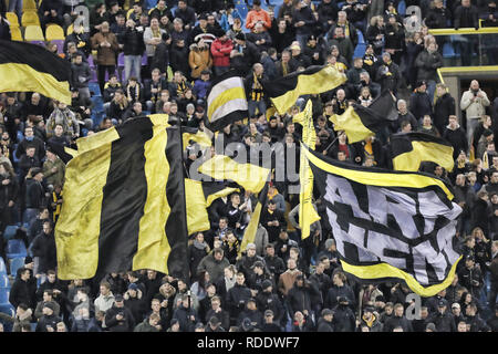 ARNHEM - Vitesse - Excelsior , Calcetto , Stagione 2018 / 2019 , Eredivisie , Gelredome , 09-12-2018 , Vitesse tifosi durante la partita Vitesse - Excelsior. Foto Stock