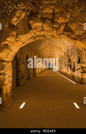 Aosta, Valle d'Aosta, Italia. Il cryptoportico, o criptoportico risalente all'epoca romana quando la città era noto con il nome di Augusta Praetoria. Esso può avere Foto Stock