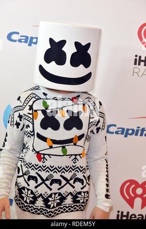 SUNRISE, FL - 16 dicembre: assiste il Y100's iHeartRadio Jingle Ball 2018 tappeto rosso al BB&T Center su dicembre 16, 2018 in Sunrise, Forida. Dotato di: Marshmello dove: SUNRISE, Florida, Stati Uniti quando: 16 Dic 2018 Credit: Johnny Louis/WENN.com Foto Stock