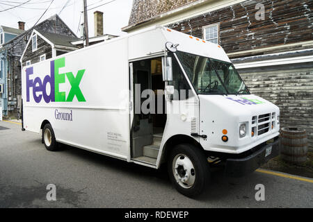 Consegna Fedex carrello parcheggiato su una strada di Kennebunkport, Maine, Stati Uniti d'America. Foto Stock