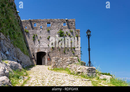 Ingresso storico castello di Rozafa di Scutari, Albania Foto Stock