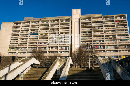 LInksview House, dagli anni sessanta del consiglio sede sociale torre di cemento, blocco di Leith, Edimburgo, Scozia, Regno Unito Foto Stock