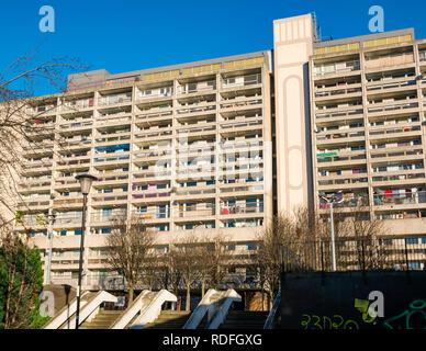 LInksview House, dagli anni sessanta del consiglio sede sociale torre di cemento, blocco di Leith, Edimburgo, Scozia, Regno Unito Foto Stock