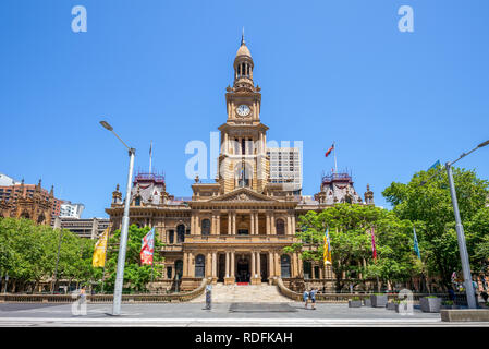 Sydney Town Hall di Sydney central business district Foto Stock