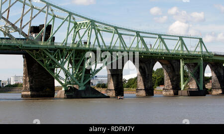 Ponti sulla nave canal Foto Stock