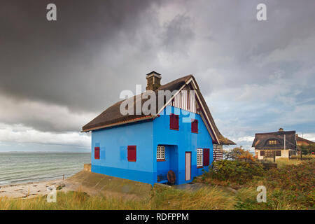 Blue beach house sulla penisola Graswarder, Heiligenhafen, Schleswig-Holstein, Germania Foto Stock