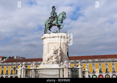 Statua equestre di del re José I a Praça do Comércio a Lisbona, Portogallo Foto Stock