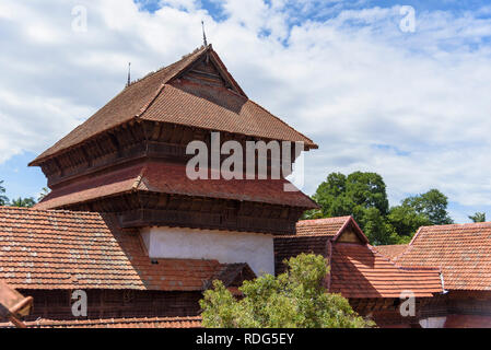 Padmanabhapuram Palace, tipica architettura del Kerala, Tamil Nadu, India Foto Stock