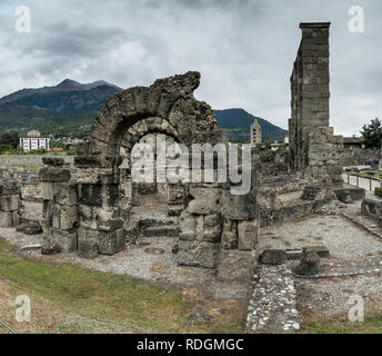 Archeologische Überreste des Teatro Romano di Aosta, Italien Foto Stock