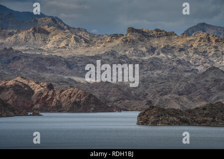 Davis Dam diga idroelettrica sul fiume Colorado in prossimità di Laughlin, Nevada e paratia Città, Arizona Foto Stock