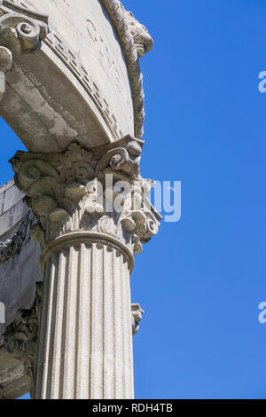 Dettaglio del colonnato di acqua Pulgas tempio, Redwood City, San Francisco Bay Area, California Foto Stock