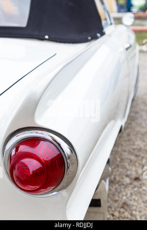 Round per la luce di coda di un tedesco di auto sportive degli anni sessanta Foto Stock