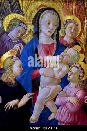 La Vergine e il Bambino circondata da quattro angeli dal maestro DELLA NATIVITÀ DI CASTELLO (Piero di Lorenzo di Pratese (Firenze, circa 1410-1414 - Firenze, 1487), Firenze, attivo nel terzo quarto del secolo XV, l'Italia, ITALIANO, Foto Stock