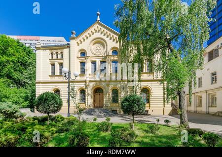 Varsavia, MASOVIA PROVINCIA / Polonia - 5 Maggio 2018: Il Nozyk sinagoga ebraica prewar casa di preghiera, l'unica superstite WW2 in Varsavia. Foto Stock