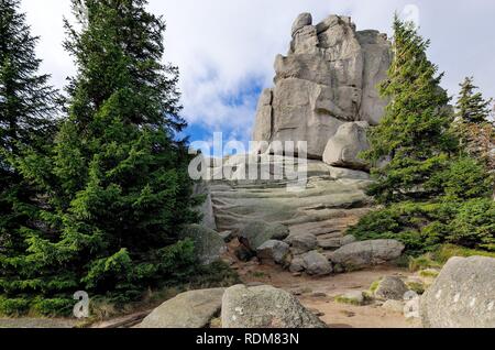 Pielgrzymy (Ger. Dreisteine) formazione di roccia, Karkonosze (Monti dei Giganti) mountain range. Polonia, Bassa Slesia provincia. Foto Stock