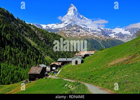 Frazione Findeln con il Cervino 4478m, Zermatt, Mattertal, Vallese, Svizzera Foto Stock