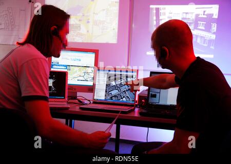 Prove di funzionamento, mobile task force della speciale unità di polizia criminale, sorveglianza, Renania settentrionale-Vestfalia Foto Stock