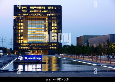 ThyssenKrupp La Sede Centrale del Gruppo, Q1, edificio di nuova costruzione nella zona ovest di Essen, Kruppguertel, Krupp distretto della cinghia Foto Stock