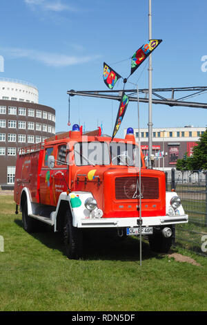 Vecchio camion dei pompieri Magirus Deutz, Bremerhaven, Brema, Germania ho Altes Feuerwehrauto Magirus Deutz, Bremerhaven, Brema, Deutschland I Foto Stock