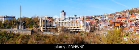 Vista panoramica sulla città Veliko Tarnovo, Bulgaria Foto Stock