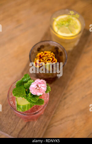 Un display di tre fancy bibite alla canna di sei Soda nella fabbrica di Hannah vicolo in Te Aro, Wellington, Nuova Zelanda. Foto Stock