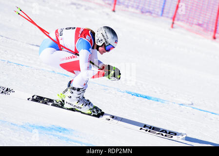 Cortina d'ampezzo, Italia. 18 gennaio, 2019. Corinne Suter della Svizzera in azione durante la Audi FIS Coppa del Mondo di Sci Alpino Femminile in discesa su gennaio 18, 2019 a Cortina d'Ampezzo Italia. Credito: Rok Rakun/Pacific Press/Alamy Live News Foto Stock