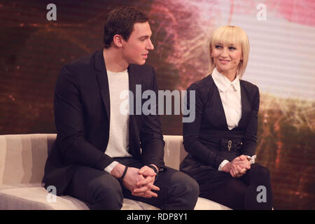 Celebrità durante Menschen in Hamburg offre: Aljona Savchenko, Bruno Massot dove: Amburgo, Germania Quando: 18 Dic 2018 Credit: Becher/WENN.com Foto Stock