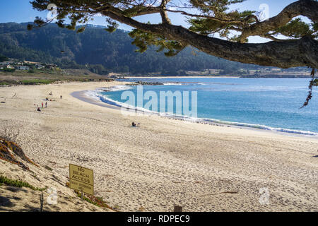 Fiume Carmel Beach State in una giornata di sole, Carmelo-per-il-mare, della penisola di Monterey in California Foto Stock