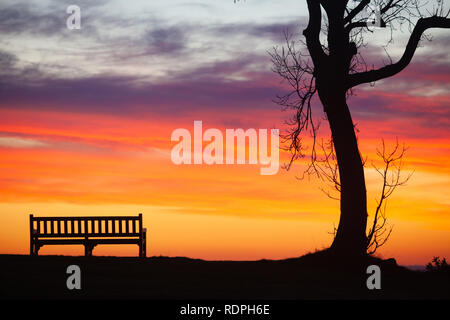 Un bel rosso e arancio in sunrise Dalgety Bay Fife Scozia Scotland Foto Stock