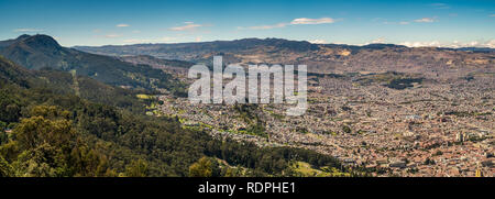 Il lato sud della città di Bogotà, Colombia. Vista da Monserrate. Foto Stock