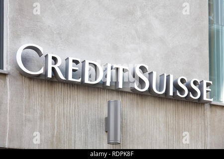 SANKT MORITZ, Svizzera - 16 agosto 2018: Il Credit Suisse, Swiss bank sign in Sankt Moritz, Svizzera Foto Stock