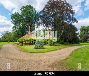 La regina Victoria's Tea House, un mattone pavilion edificio costruito nel 1869 da motivi di Frogmore House sulla Frogmore station wagon, Windsor, Regno Unito Foto Stock