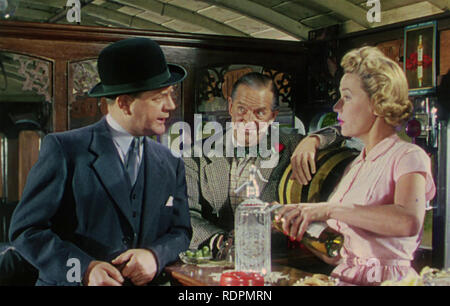 Il Thunderbolt TITFIELD 1953 Ealing Studios con pellicola da sinistra: Naughton Wayne, Stanley Holloway,Gabrielle Brune Foto Stock