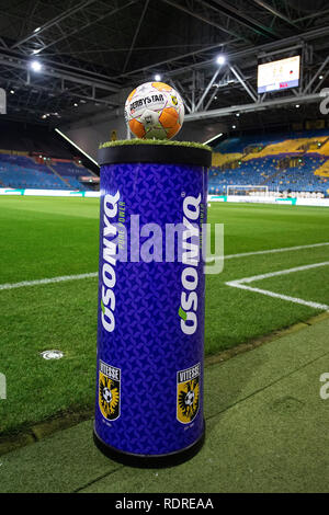 ARNHEM, 18-01-2019, GelreDome, stagione 2018 / 2019, Eredivisie, official sports drink fornitore O'Sonyq durante il match Vitesse - Excelsior Foto Stock