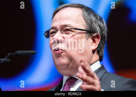 19 gennaio 2019, nella Renania settentrionale-Vestfalia, Düsseldorf: Nord Rhine-Westphalian Primo Ministro Armin Laschet (CDU) parla per gli ospiti al CDU nuovo anno di ricezione. Foto: Marcel Kusch/dpa Foto Stock