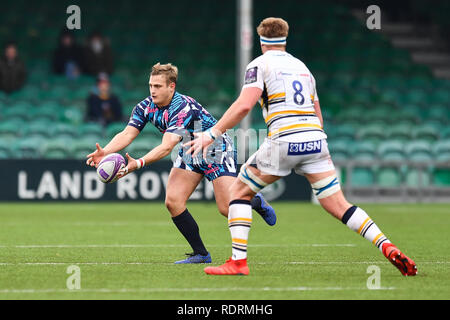 Sixways Stadium, Worcester, Regno Unito. 19 gen 2019. European Challenge Cup, Worcester vs Stade Francais ; Morné Steyn di Stade Francais Paris in azione durante la partita di oggi Credito: Craig Thomas/news immagini Credito: News immagini /Alamy Live News Credito: News immagini /Alamy Live News Foto Stock