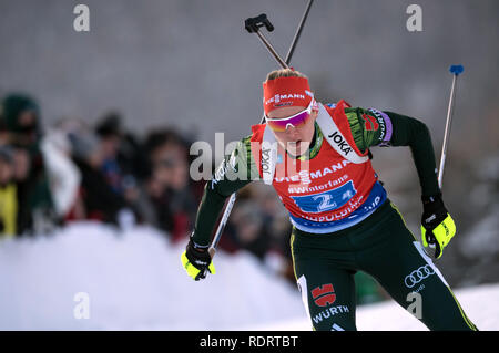 Ruhpolding in Germania. Xix gen, 2019. Biathlon: Coppa del Mondo di calcio, 4 x 6 km per la staffetta femminile in Chiemgau Arena. Denise Herrmann dalla Germania sulla via Credito: Sven Hoppe/dpa/Alamy Live News Foto Stock