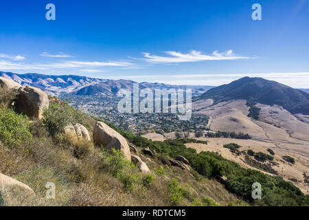 Vista verso San Luis Obispo presi da il sentiero a picco Bisho, California Foto Stock