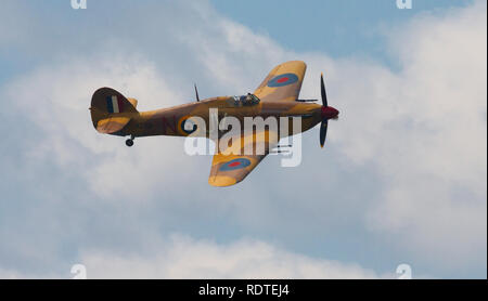 British Hawker Hurricane Mk IV con marcature francese battenti ad un air show Foto Stock