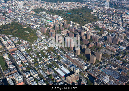 Claremont Village di New York City. Borough Bronx. Vista elicottero Foto Stock