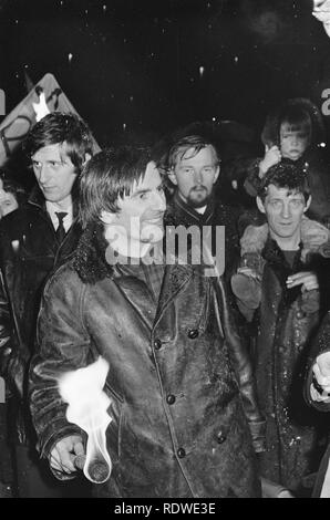 Anti Amerikaanse demonstratie in Amsterdam, de West-Berlijnse studente Rudi Dutschke - NA - 921-1000. Foto Stock