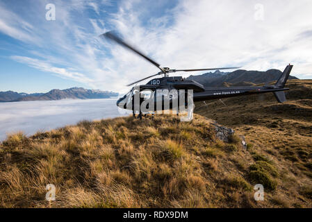 Giro in elicottero sul lago Wakatipu da Queenstown a Monte Creighton e a Glenorchy. Foto Stock