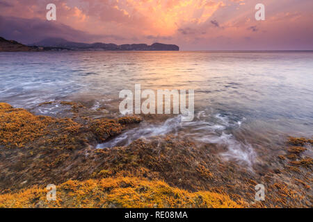 Sunrise a Cap Blanc in Moraira, con cap d'o visualizzare, Teulada Moraira, Alicante, Costa Blanca, Comunidad Valenciana, Spagna, Europa. Foto Stock