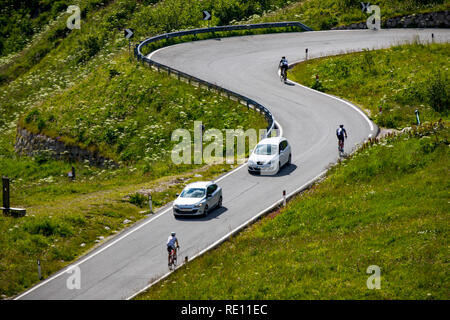 Alto Adige, Trentino, panorama di montagna al Passo Gardena, Passo di montagna nelle Dolomiti altoatesine, mountain pass SS243, Foto Stock