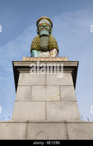 Trafalgar Square, Londra. Il nemico invisibile non dovrebbero esistere, scultura da Michael Rakowitz. Esso si riferisce ad una vecchia statua assiro distrutto da ISIS Foto Stock