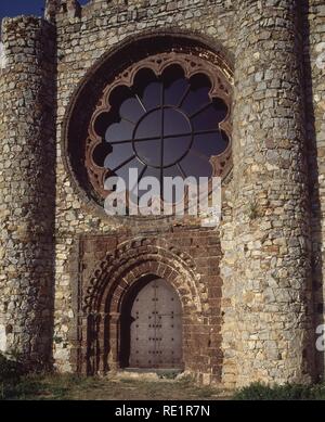 ENTRADA A LA IGLESIA. Posizione: CASTILLO DE CALATRAVA LA NUEVA. ALDEA DEL REY. CIUDAD REAL. Spagna. Foto Stock